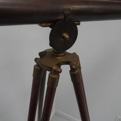 LOT 176. FLOOR TOP BRASS MOUNTED TELESCOPE