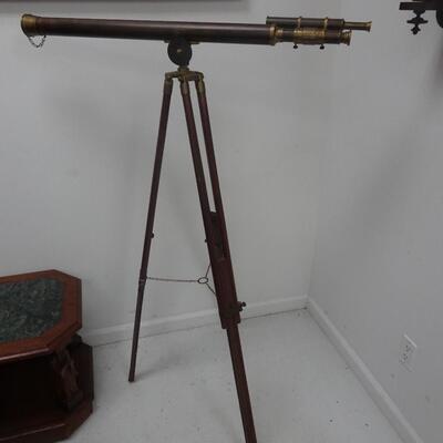 LOT 176. FLOOR TOP BRASS MOUNTED TELESCOPE