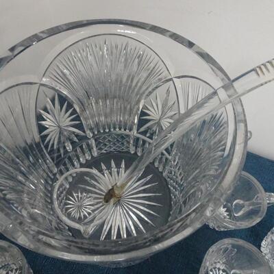 LOT 180 CRYSTAL LIDDED PUNCH BOWL WITH LADLE AND 8 CUPS