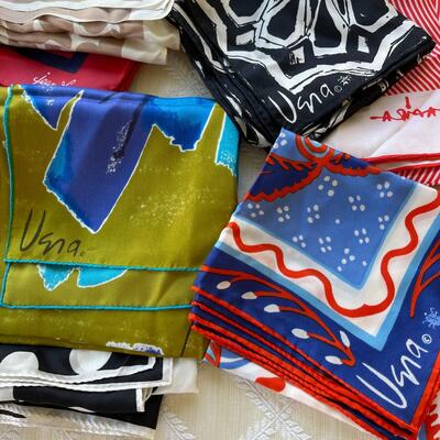 AA    VINTAGE GROUP OF DESIGNER SILK SCARVES VERA JEAN LOUIS LILLIAN VERNON