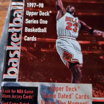 LOT 27  UPPER DECK BASKETBALL CARDS