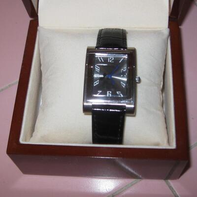 MS Disney Mens Wrist Watch Mickey Mouse Like New Limited Edition Shareholders