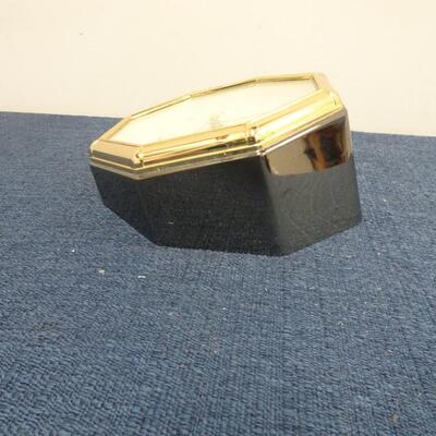 LOT 184. SEIKO DESK CLOCK (NOT TESTED)