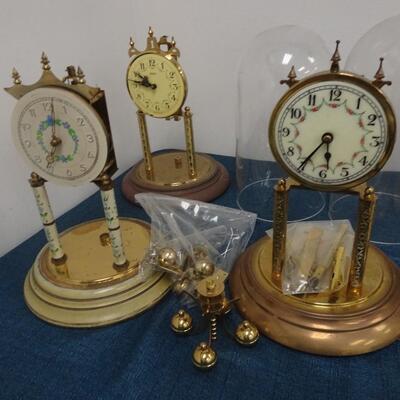 LOT 194. CLOCK PARTS