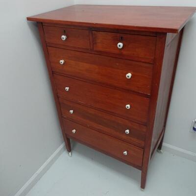 LOT 196 DRESSER