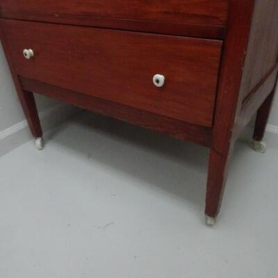 LOT 196 DRESSER