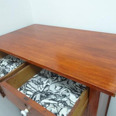 LOT 196 DRESSER