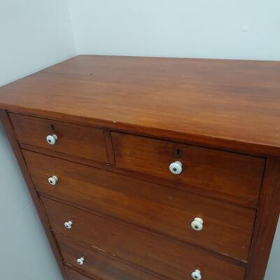 LOT 196 DRESSER