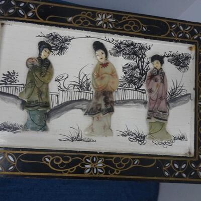 LOT 200. VINTAGE JEWELRY BOX