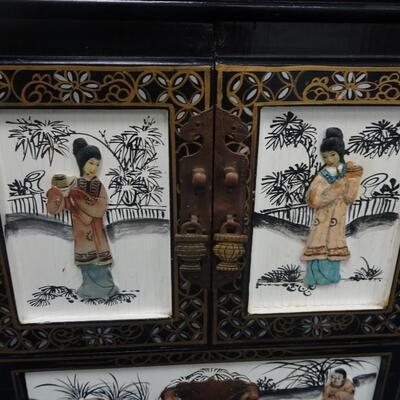 LOT 200. VINTAGE JEWELRY BOX