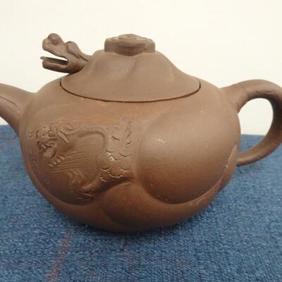 LOT 203. CHINESE DRAGON CLAY TEA POT