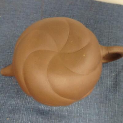 LOT 203. CHINESE DRAGON CLAY TEA POT