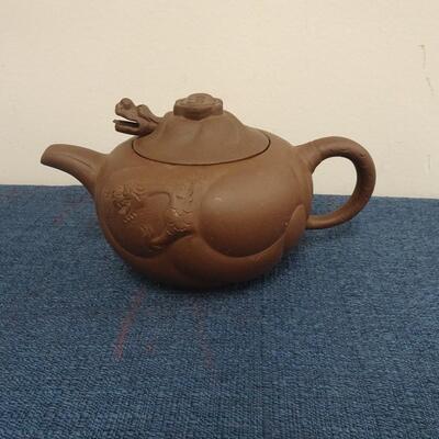 LOT 203. CHINESE DRAGON CLAY TEA POT