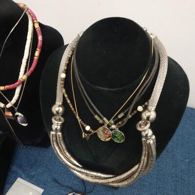 LOT 204. COSTUME JEWELRY COLLECTION