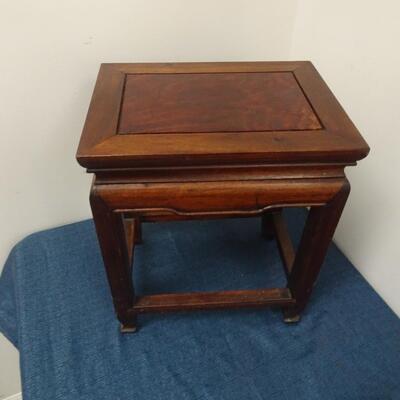 LOT 207  PLANT STAND/TABLE AND TABLE STAND