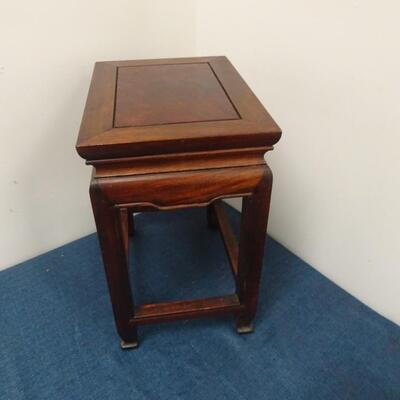 LOT 207  PLANT STAND/TABLE AND TABLE STAND