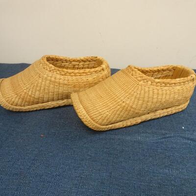 LOT 209  WOVEN SHOES
