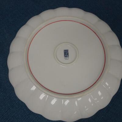 LOT 212. DECORATIVE PLATES
