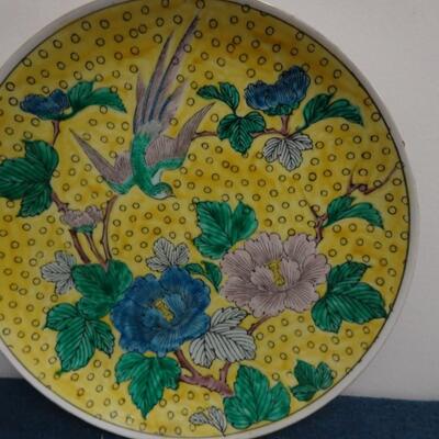 LOT 212. DECORATIVE PLATES
