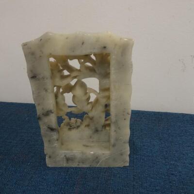 LOT 213. HOME DECOR ITEMS