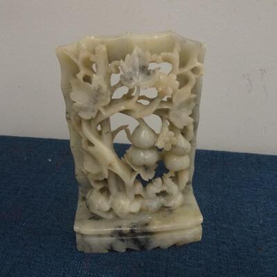 LOT 213. HOME DECOR ITEMS