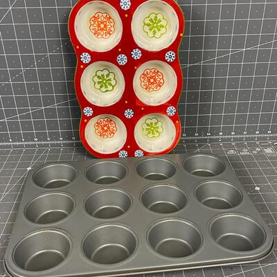 #43 2 Muffin Pans- 1 Ceramic Red and 1 Tin 
