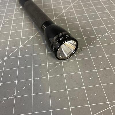 #108 Mag-lite Aluminum Flashlight ML25