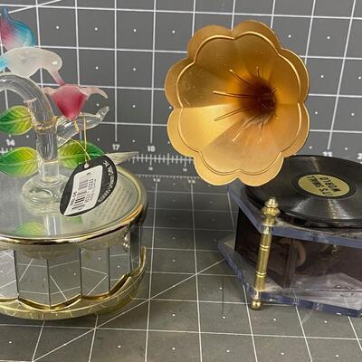 #146 Music Boxes 