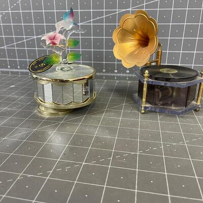 #146 Music Boxes 