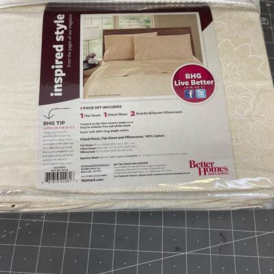 #164 Brand new Queen Sheet Set Ivory Paisley 