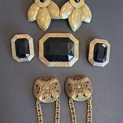 Lot J23: Vintage Clip-On Earrings, and Matching Brooch Set