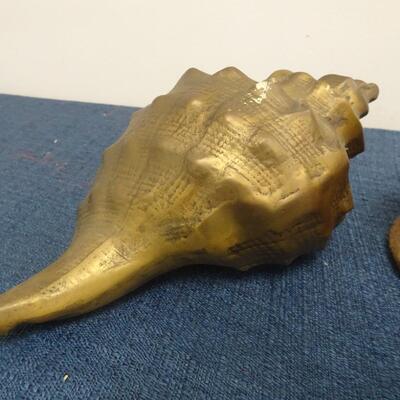 LOT 216. HOME DECOR