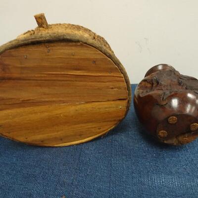 LOT 216. HOME DECOR