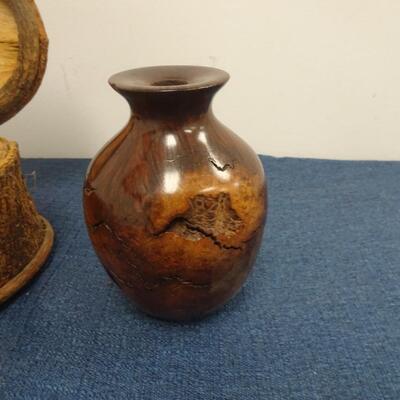 LOT 216. HOME DECOR