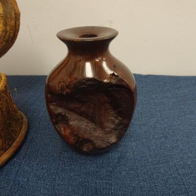 LOT 216. HOME DECOR