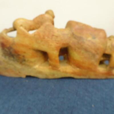 LOT 217. HOME DECOR