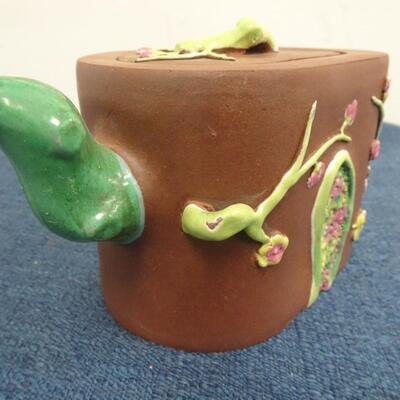 LOT 218. CLAY TEA POT