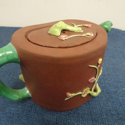 LOT 218. CLAY TEA POT