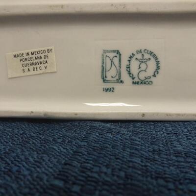 LOT 220 HOLIDAY HOME DECOR
