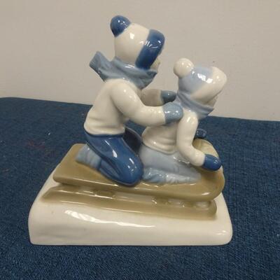 LOT 220 HOLIDAY HOME DECOR