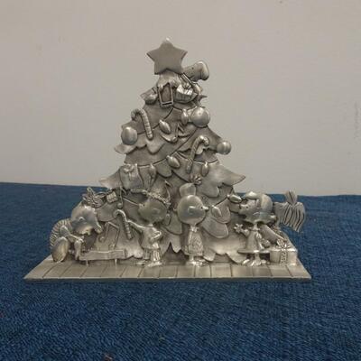 LOT 220 HOLIDAY HOME DECOR