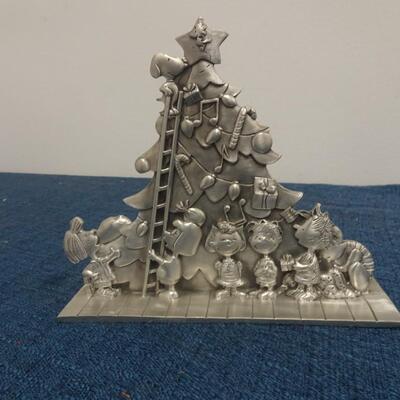 LOT 220 HOLIDAY HOME DECOR