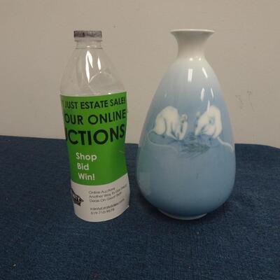 LOT 221. COPENHAGEN MICE VASE