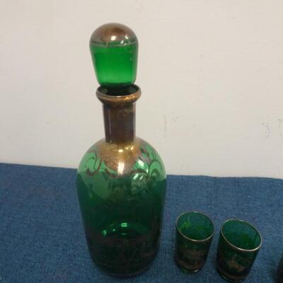 LOT 224. DECANTER AND GLASSES