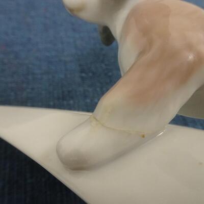 LOT 226. LLADRO FIGURINE