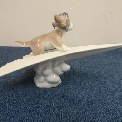 LOT 226. LLADRO FIGURINE