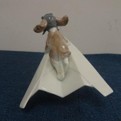 LOT 226. LLADRO FIGURINE