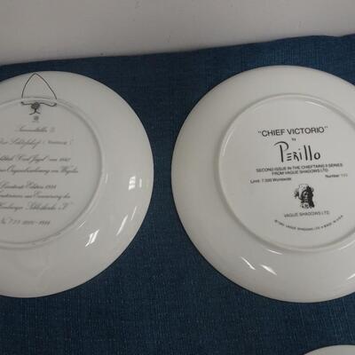 LOT 228. DECORATIVE PLATES