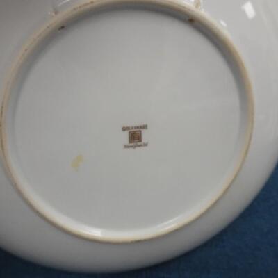 LOT 241. DECORATIVE PLATES