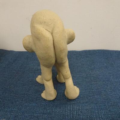 LOT 252. ABSTRACT FIGURINES